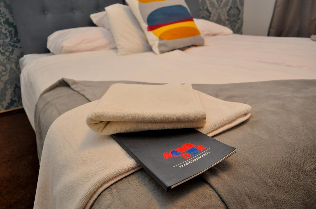 Acwador Hotell Pleszew Exteriör bild
